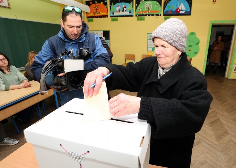 Izbori u Lici koštali su gotovo milijun kuna; više od pola otišlo članovima biračkih odbora