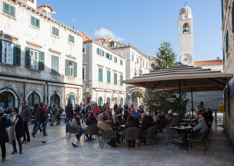 Lukšići odustali, grad Dubrovnik postao vlasnik elitne lokacije, kavane Dubravka i restorana Mimoza