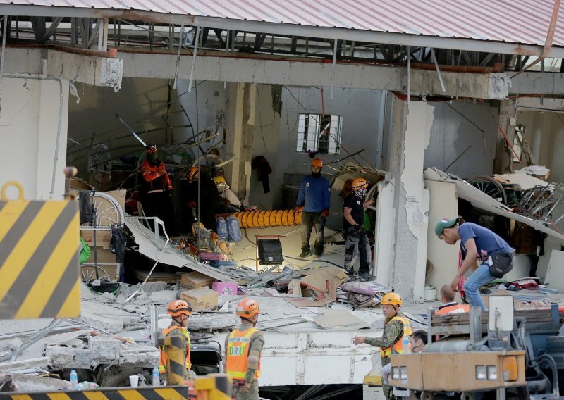 U nizu potresa na Filipinima poginulo 8 ljudi, 60 ozlijeđeno