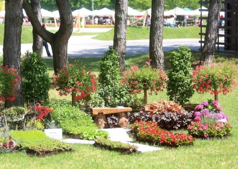 Bandić otvorio Floraart, a Jakov Kitarović otkrio omiljeno cvijeće Predsjednice