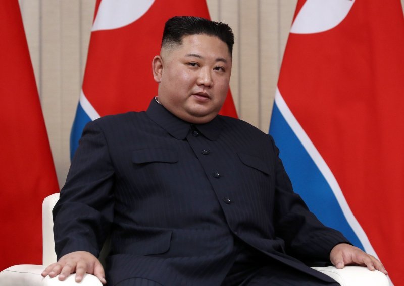 Kim sazvao hitan sastanak politbiroa i uveo izvanredno stanje: Opaki virus nam je ušao u državu