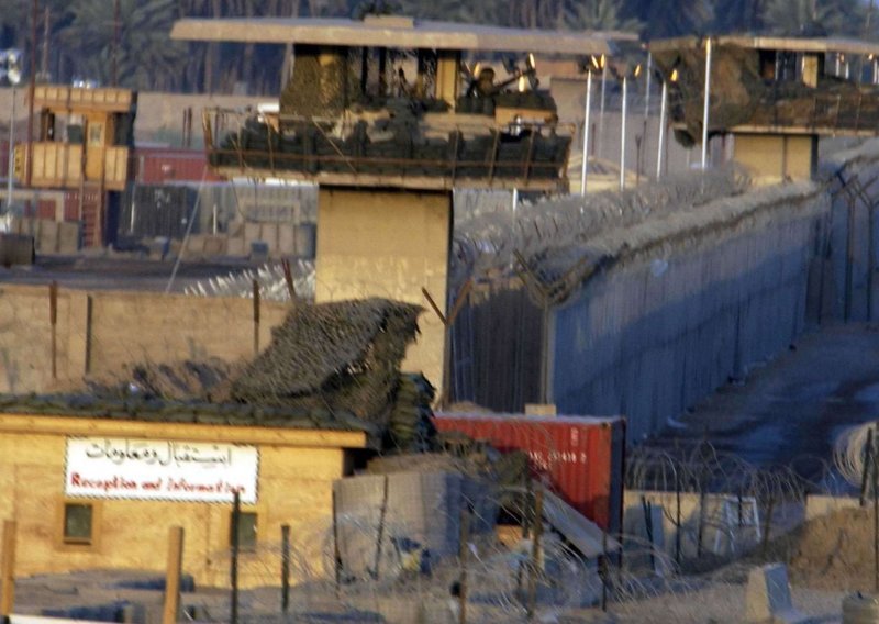 Zatvorenici napali čuvare u Abu Ghraibu