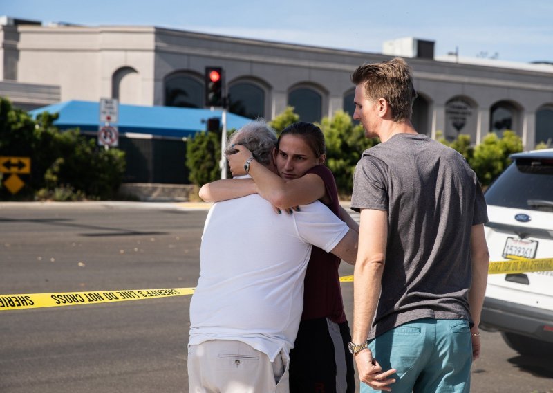 Napadač iz sinagoge u Kaliforniji je sumanuti 19-godišnji bijelac, evo što ga je motiviralo