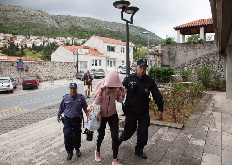 Bankarima iz Metkovića određen istražni zatvor, sumnjiči ih se za štetu od 5,3 milijuna kuna