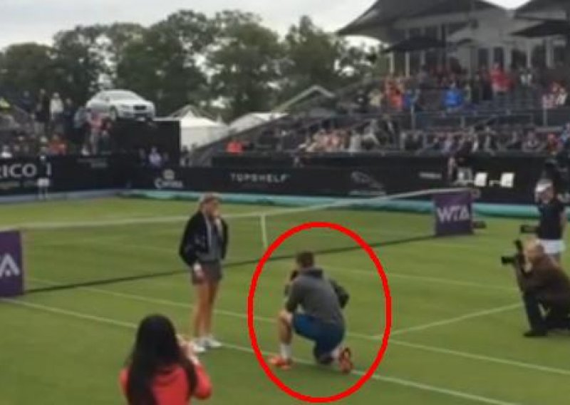 Ušao u teren, zaprosio tenisačicu, dobio odgovor 'DA'!