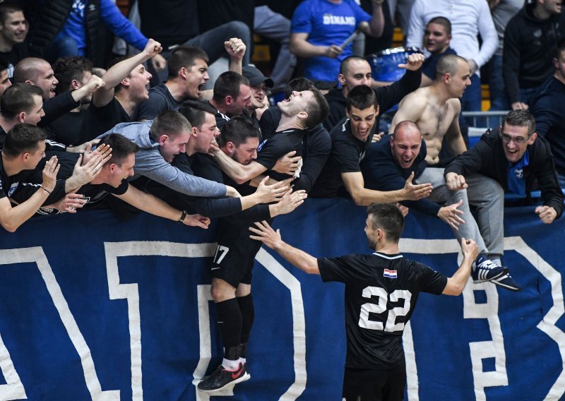 U infarktnoj završnici Futsal Dinamo izborio polufinale, a onda je u Domu sportova 'eruptiralo'
