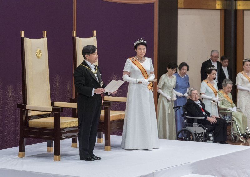 Ustoličen novi japanski car Naruhito, na svečanosti po prvi puta prisustvovala jedna žena