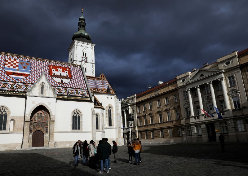 Bijelo ili crveno polje? Stručnjaci složni: Obje varijante su povijesne, ali…