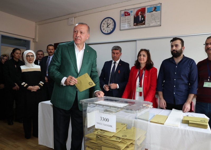 Izborno vijeće poništilo rezultate izbora u Istanbulu na kojima je Erdogan izgubio