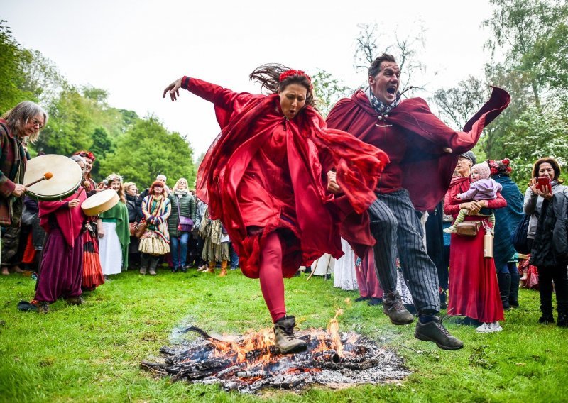 Proslava keltskog početka ljeta u Glastonburyju ne može biti šarenija