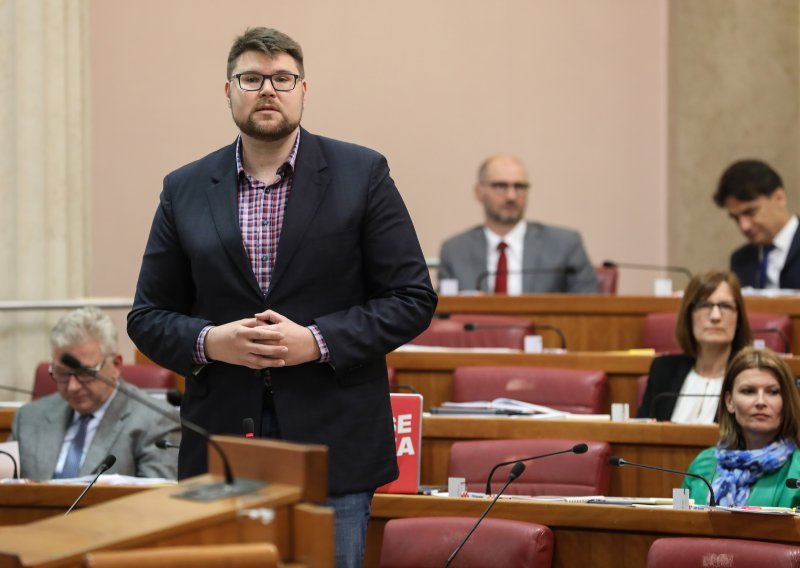 Peđa Grbin: Vidjet ćemo s drugim opozicijskim strankama tko smatra da Kuščević treba otići