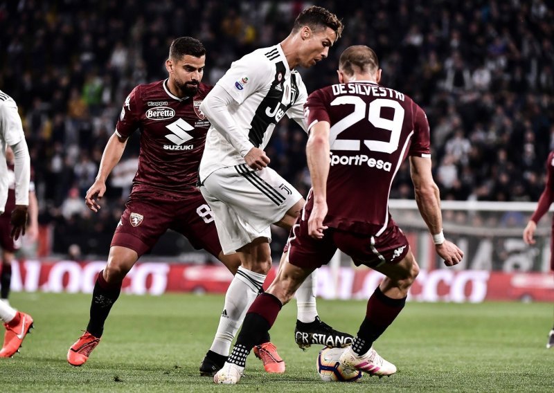 Ronaldo glavom spasio Juventus od poraza u gradskom derbiju
