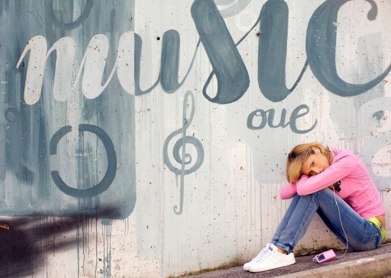 Nova studija pokazala: Tužna glazba depresivne ljude čini sretnijima