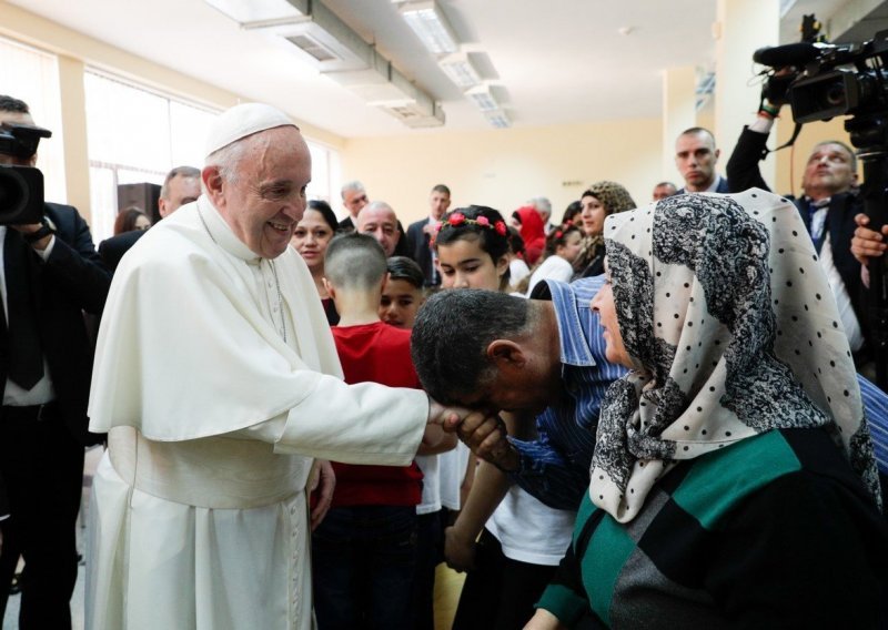 Papa posjetio migrante u Bugarskoj