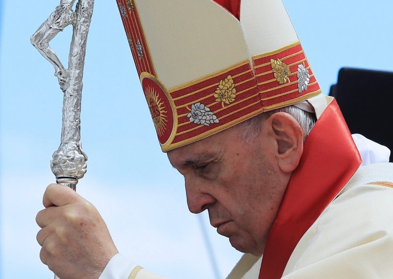 'Sramežljiv korak' pape Franje u vezi prijava spolnog zlostavljanja u Crkvi, kažu organizacije žrtava