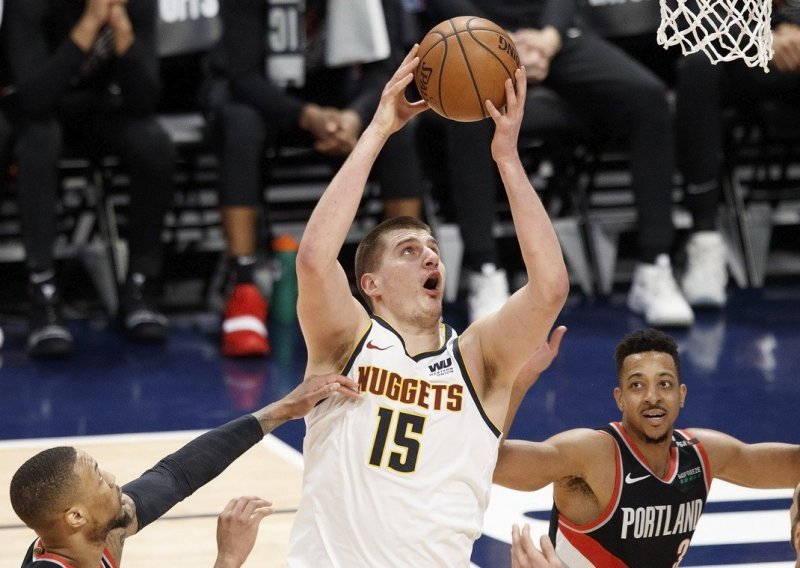 Toronto i Denver pregazili svoje protivnike; Nikola Jokić zamalo se potukao pa ispisao povijest