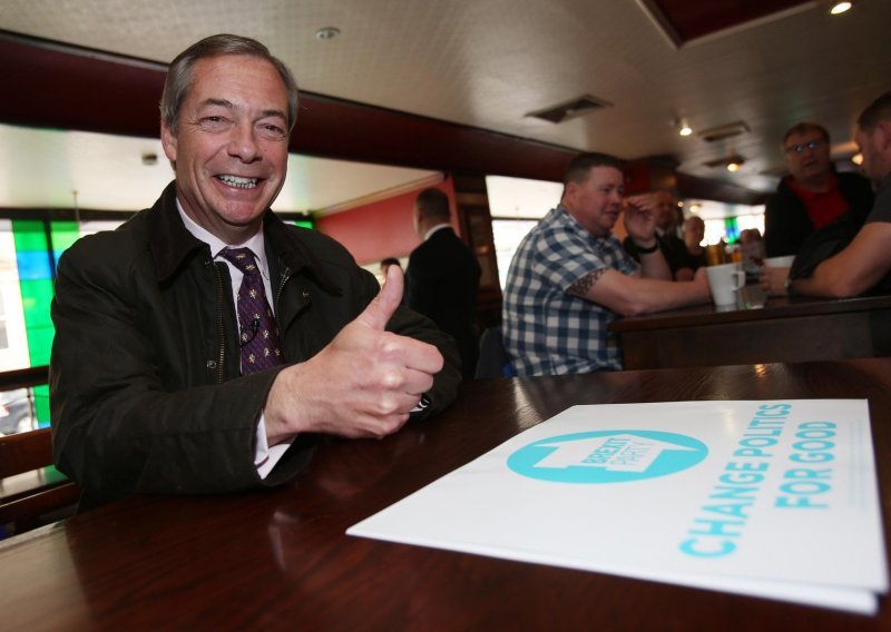 Britanski Konzervativci na četvrtom mjestu u anketi pred EU izbore, Farage vodi