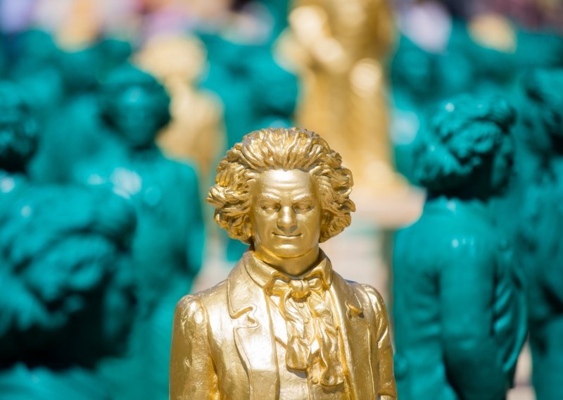 Beethovenov spomenik u Bonnu dobio je 700 manjih klonova