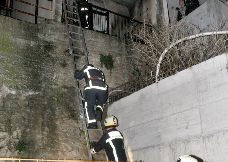 Požar u Stobreču usmrtio jednu osobu