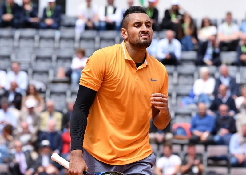 'Ludi' Nick Kyrgios diskvalificiran nakon što je divljao, psovao suca i publiku, bacao stolac...