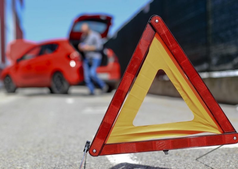 Kada kola krenu nizbrdo... 15 stvari koje biste trebali uvijek imati u svom automobilu