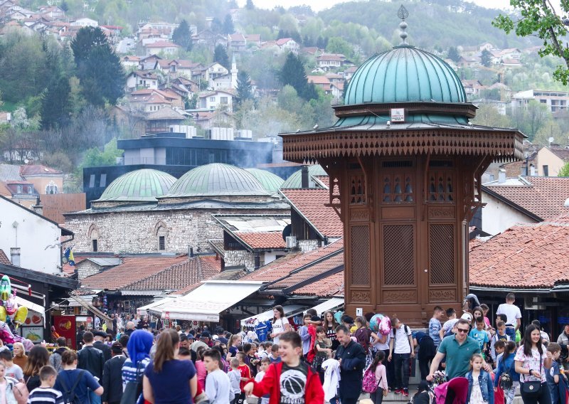 Slijepi Osječani u Sarajevu na meti džepara, spasio ih neznani junak