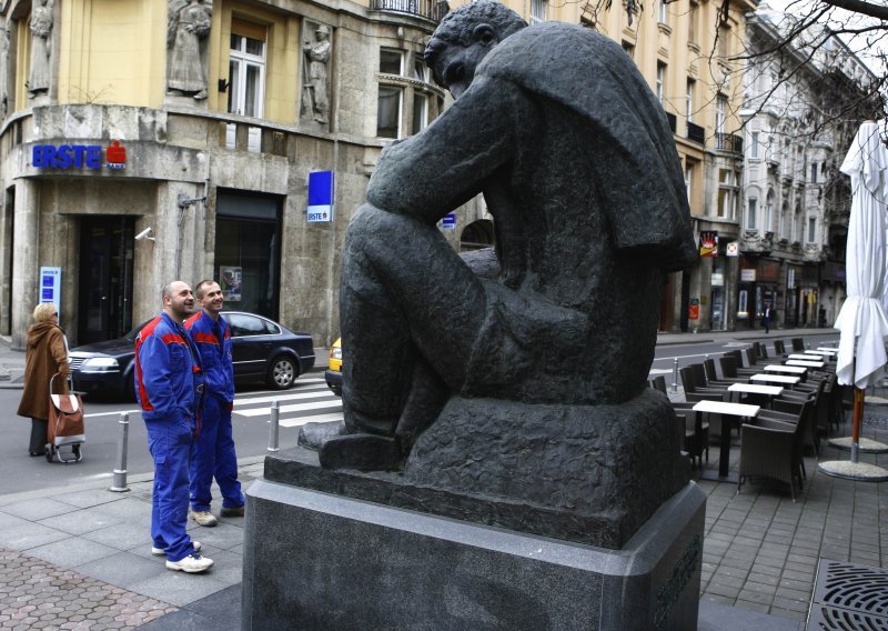 Spomenik Tesli zaboravljen u središtu Zagreba