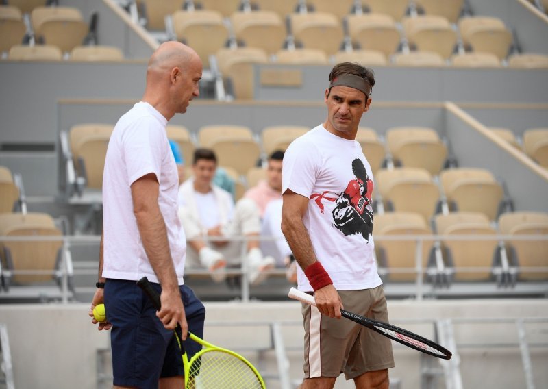 Rogera Federera nije tu bilo tri godine; najveći svih vremena izašao na teren u društvu Hrvata