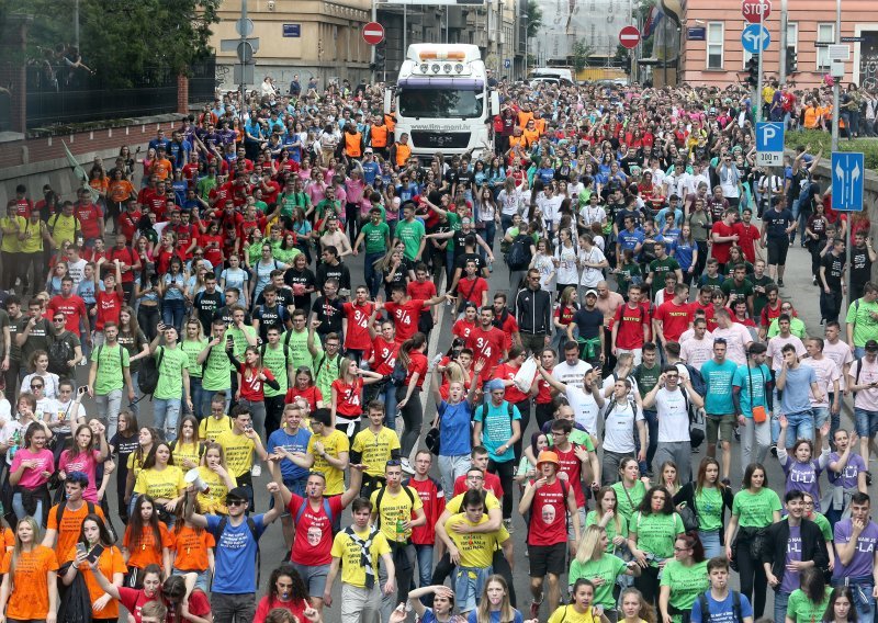 Bandić se pridružio norijadi, maturantice poručile: 'Sada medicinska sestra, sutra Krankenschwester'