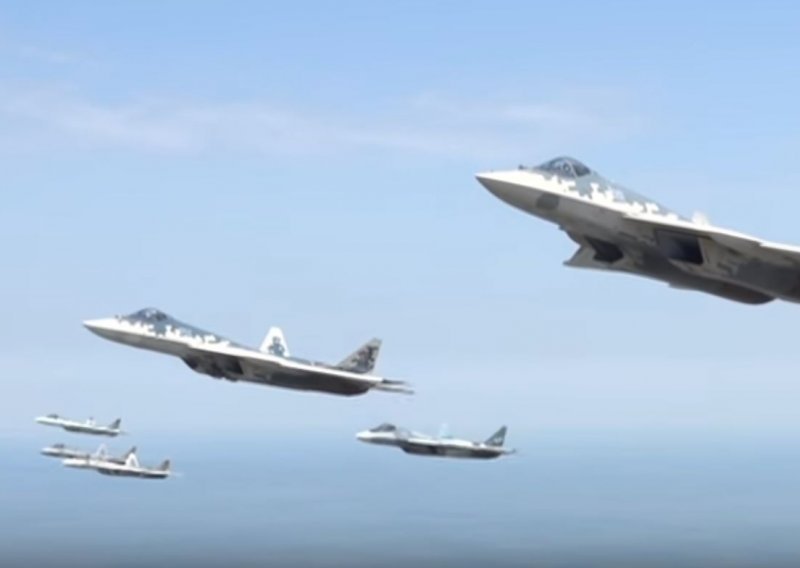 [VIDEO] Pogledajte impresivnu zračnu pratnju Putinova zrakoplova