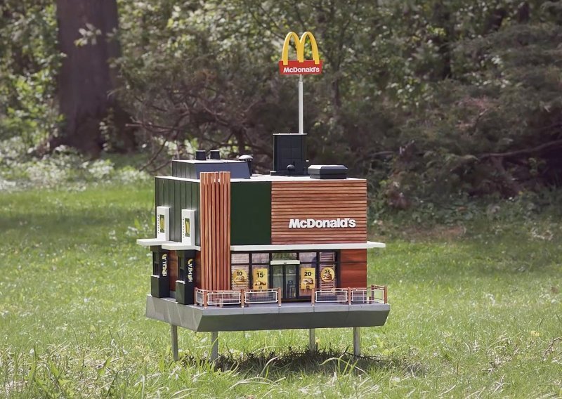 Otvoren najmanji McDonald's na svijetu