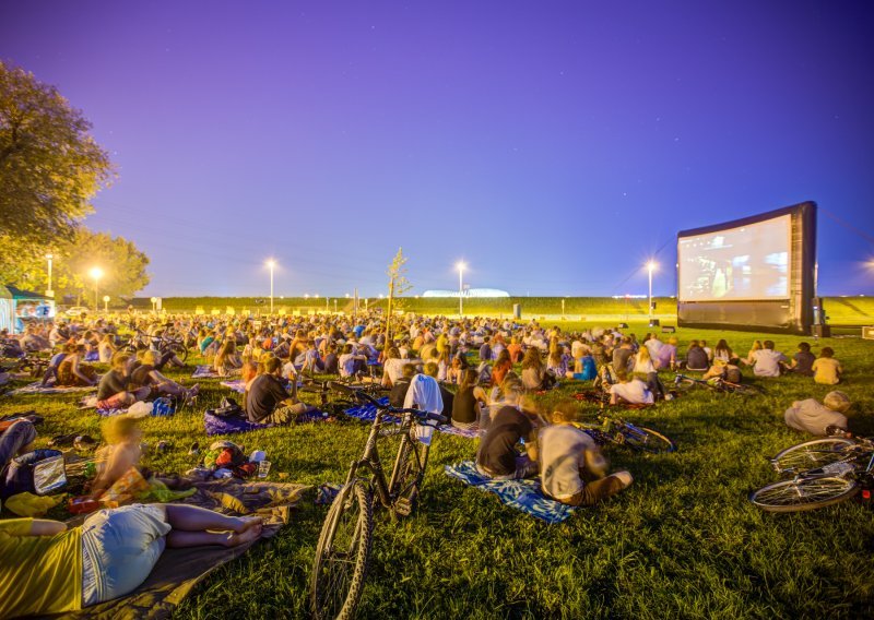 Osvježenje i sjajnu zabavu na zagrebački Ribnjak donosi Borotalco Screen on the Green filmski piknik festival
