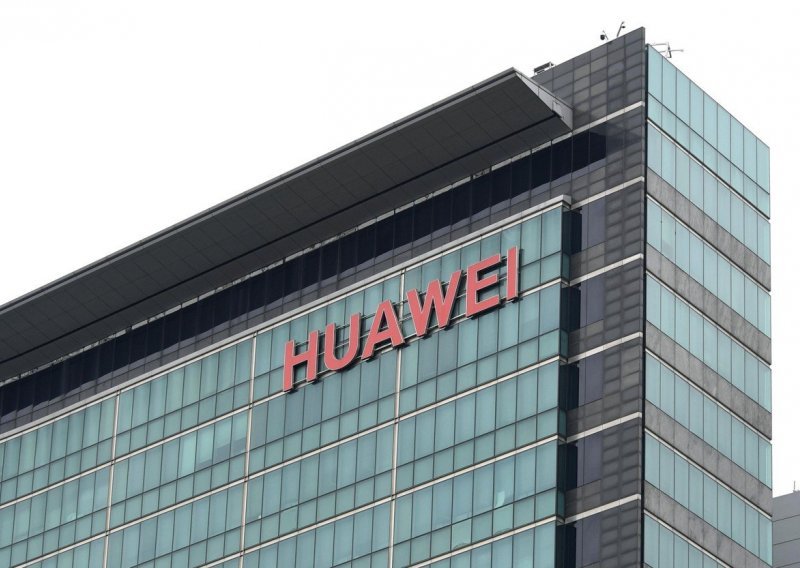 Kina osuđuje 'glasine' SAD-a o povezanosti Huaweija s vladom u Pekingu