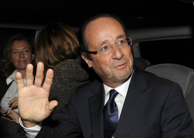 Rasplamsava se Hollandeova seks afera