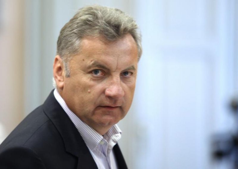 HDZ slams govt's measures as detrimental to economy and society