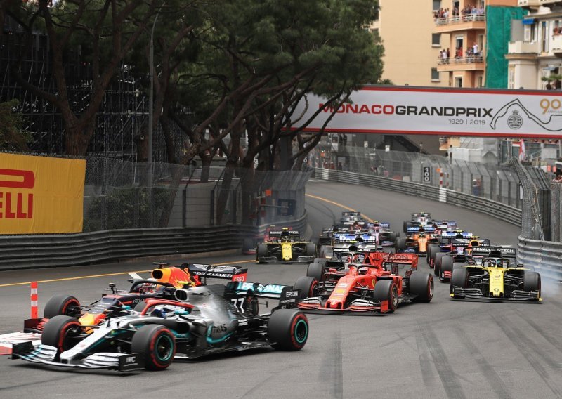 Nedodirljivi svjetski prvak Lewis Hamilton pobjedu u Monte Carlu posvetio Nikiju Laudi