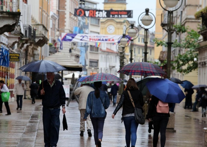 Bit će toplije, ali kiša nastavlja padati. Provjerite kakvo nas vrijeme čeka za vikend