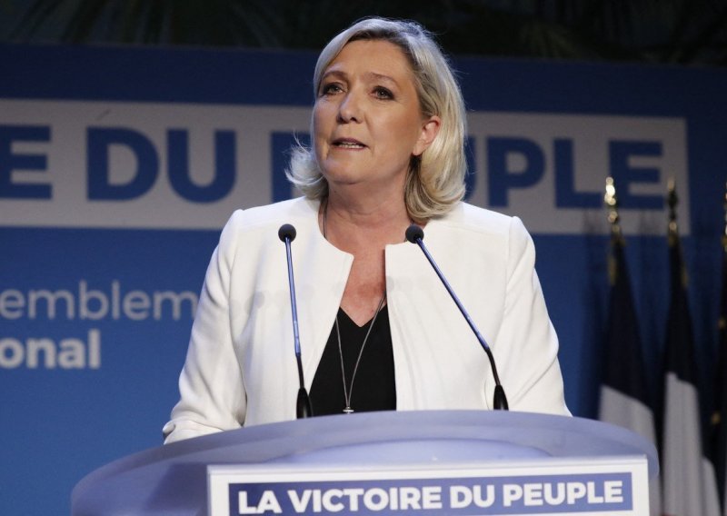 Mogućnost pobjede Marine Le Pen više nije u sferi znanstvene fantastike, sve je bliže Macronu