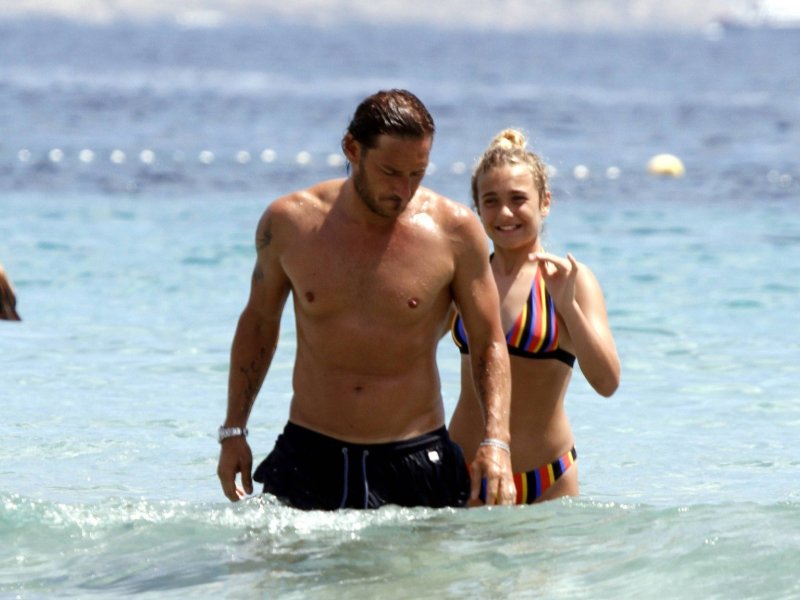 Francesco Totti i kÄer Chanel na plaÅ¾i