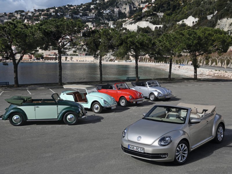 Volkswagen Beetle Cabriolet (slijeva nadesno: VW Käfer Cabriolet (1952), VW Karmann 'Jolly' (1960), VW Käfer Cabriolet (1980), VW Käfer 1303 Cabrio (1979))