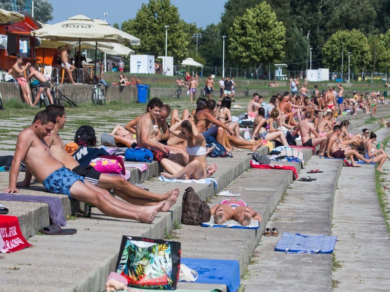 Osječani potražili osvježenje od vrućina na kupalištu Kopika