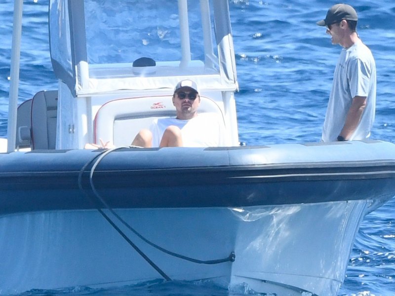Leonardo DiCaprio i Camila Morrone krstare obalom sa Seanom Pennom i njegovom novom djevojkom Leilom George