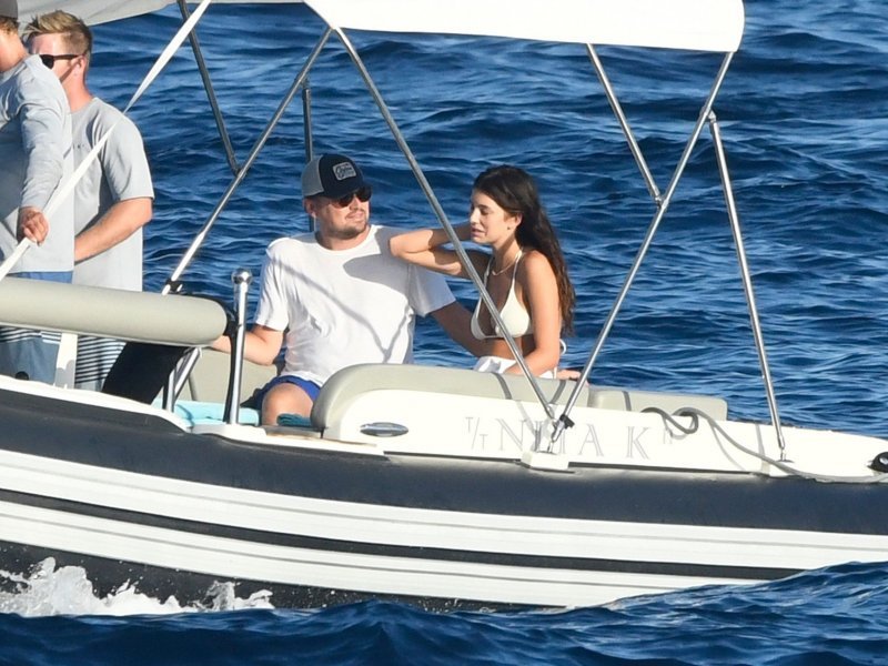 Leonardo DiCaprio i Camila Morrone krstare obalom sa Seanom Pennom i njegovom novom djevojkom Leilom George