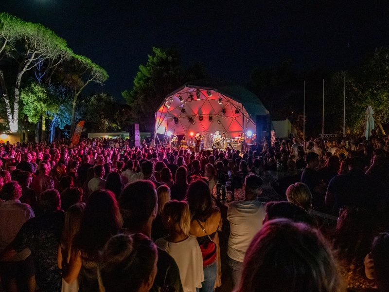 Dubrovnik: Grupa Parni valjak za kraj ljeta u Valamaru održala je koncert