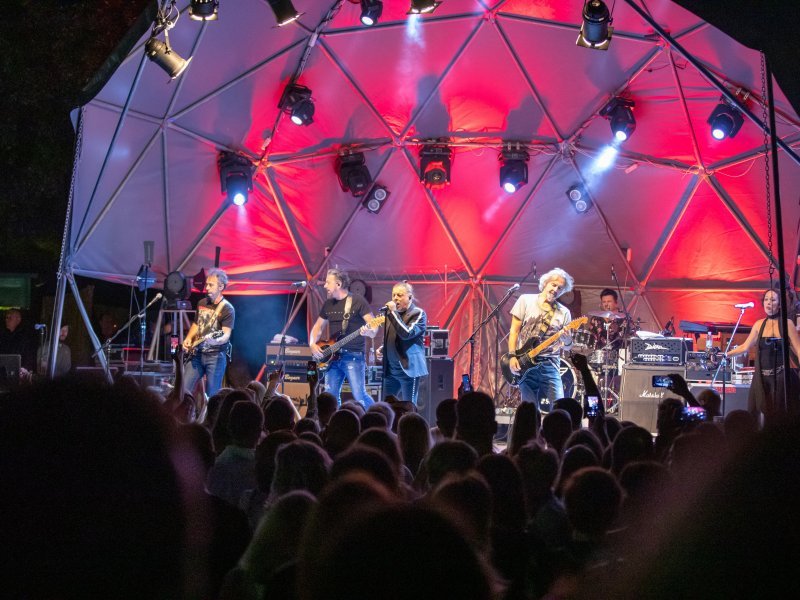 Dubrovnik: Grupa Parni valjak za kraj ljeta u Valamaru održala je koncert