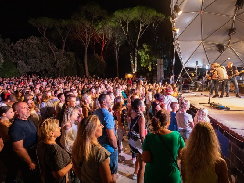 Dubrovnik: Grupa Parni valjak za kraj ljeta u Valamaru održala je koncert