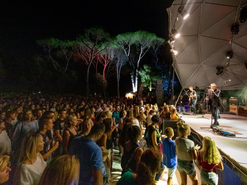 Dubrovnik: Grupa Parni valjak za kraj ljeta u Valamaru održala je koncert