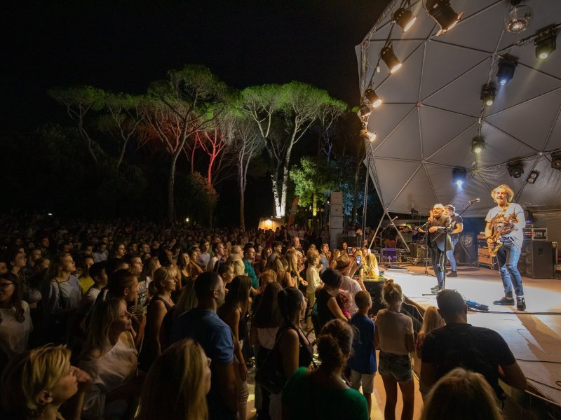 Dubrovnik: Grupa Parni valjak za kraj ljeta u Valamaru održala je koncert