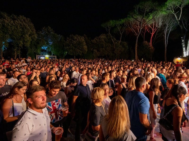 Dubrovnik: Grupa Parni valjak za kraj ljeta u Valamaru održala je koncert