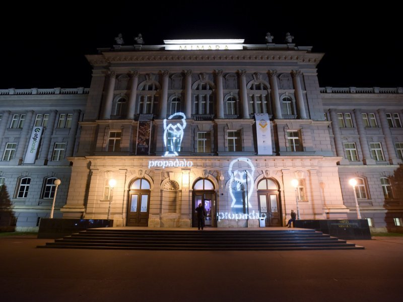 Izložba Kristal Total-Art Ivice Propadala otvorena u Muzeju Mimara